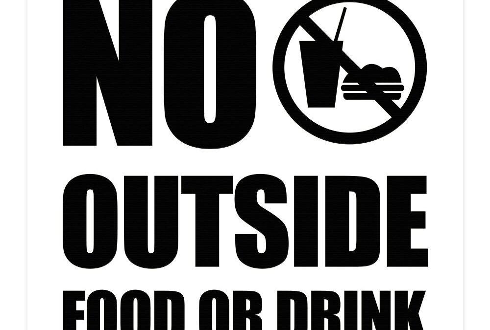 Entrar al cine con comida: por qué la prohibición es ilegal